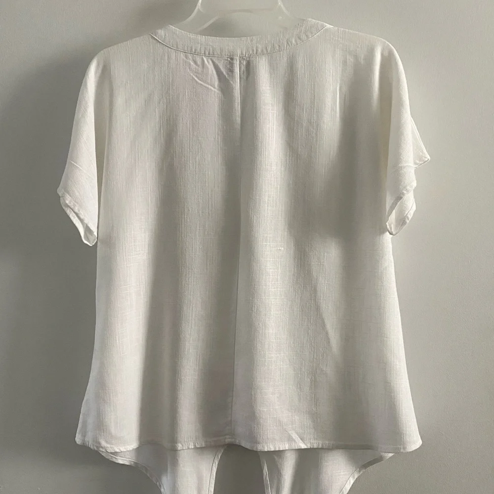 Como Vintage white summer v-neck top w/ front tie, rayon linen - Picture 7 of 9